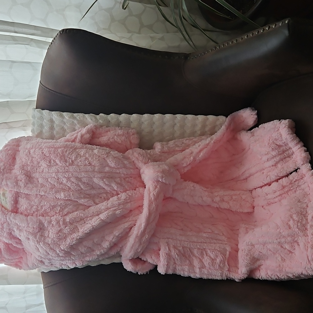 Cuddl Duds Pink Robe 39" Long Sleeves